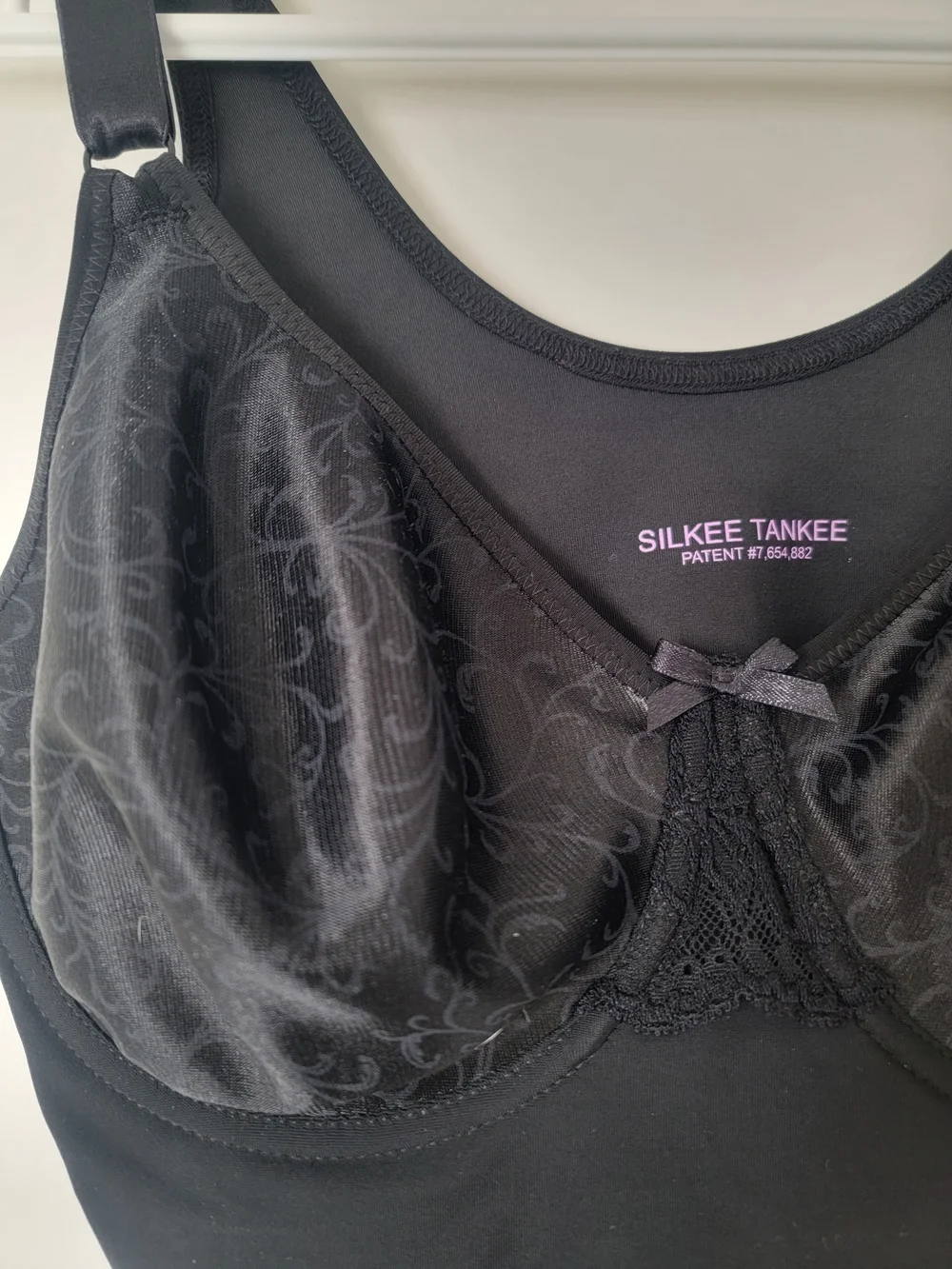 Shapeez Tankee Black Shaping Tank with Built-In Bra NWOT - Picture 4 of 5